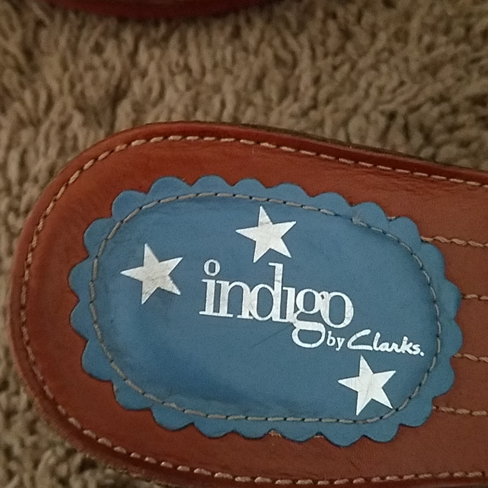 Shoes - Picture 2 of 3